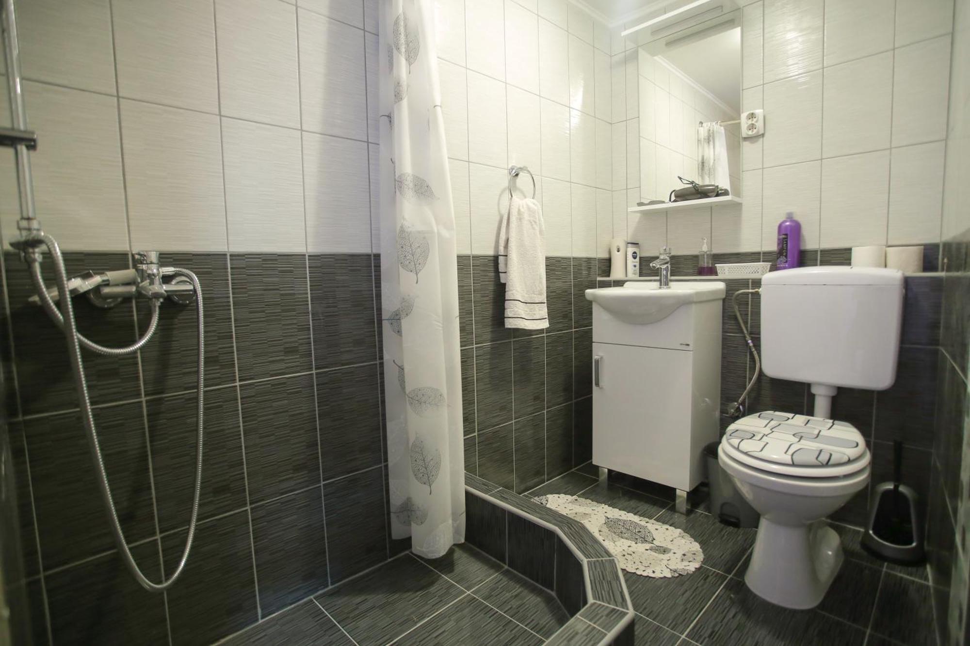 Guesthouse Adi Mostar Eksteriør billede
