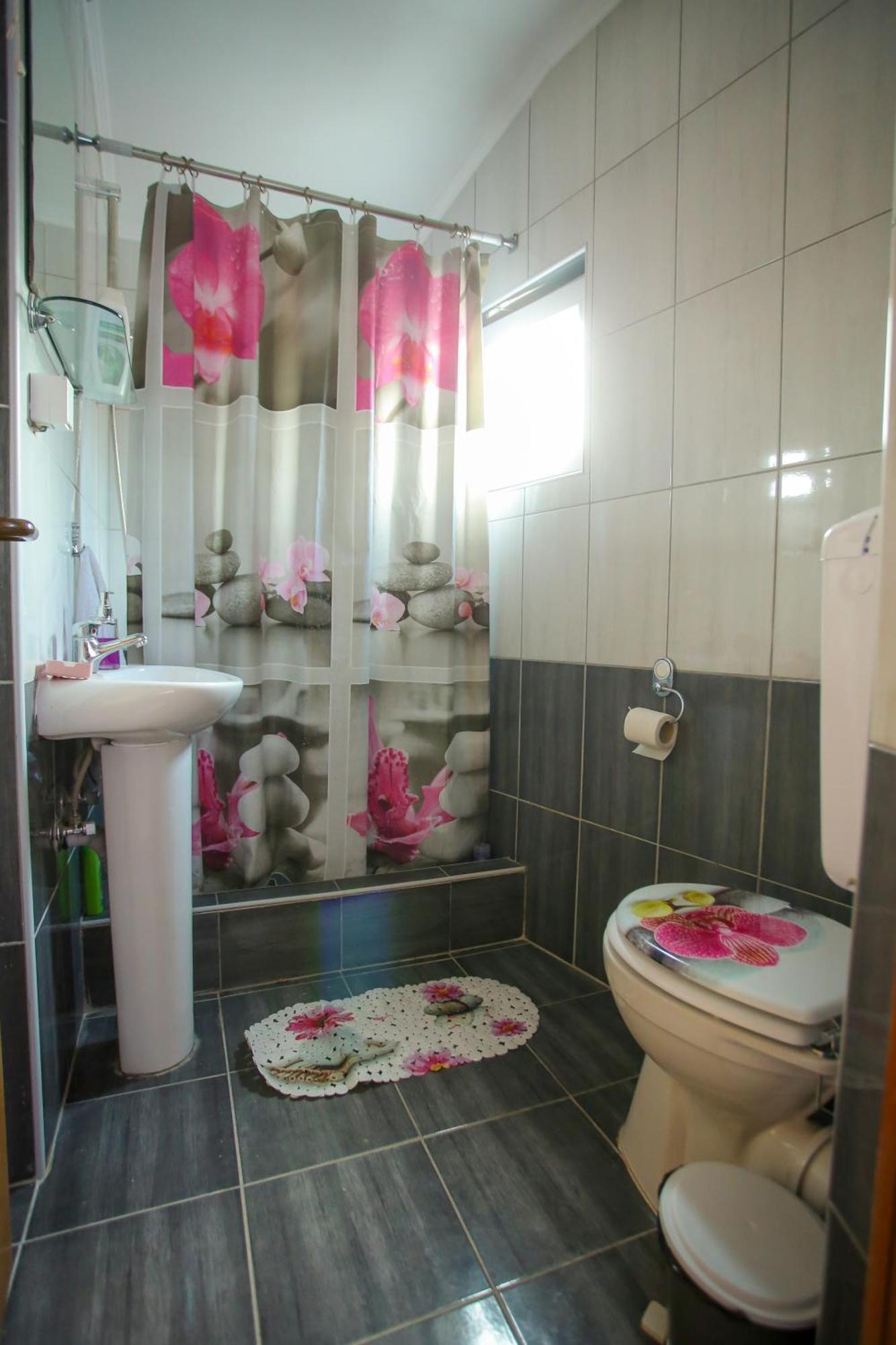 Guesthouse Adi Mostar Eksteriør billede